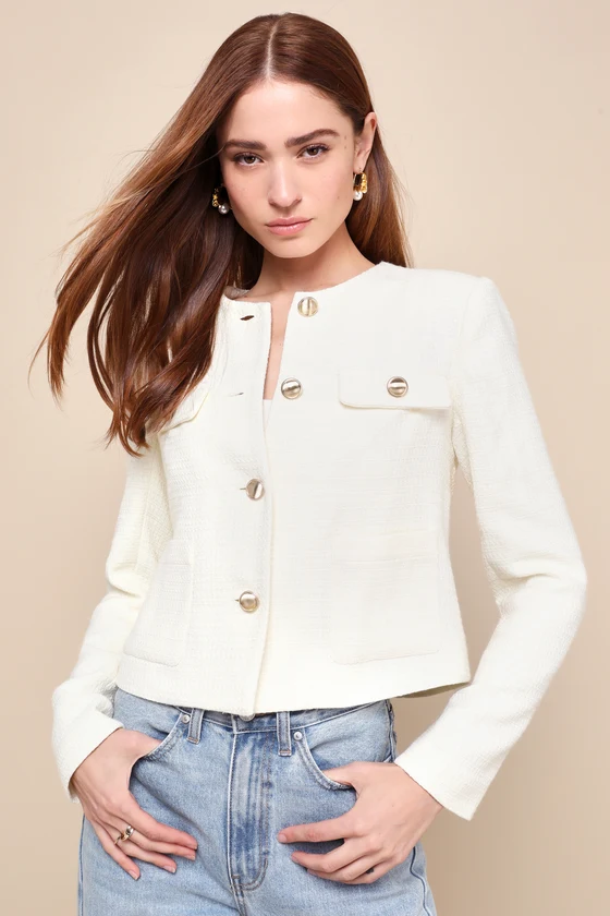 Short cropped bridal jacket with buttons in tweed fabric for texture