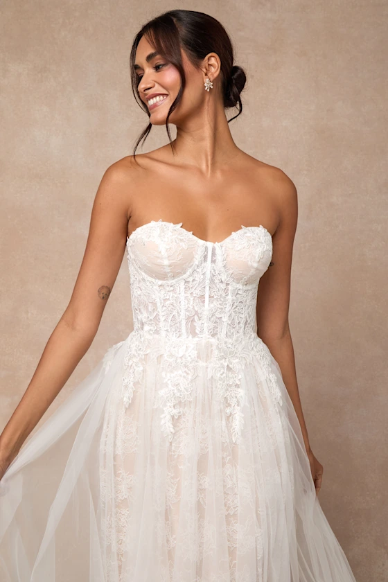 Final bridal gown alterations fitting before wedding day