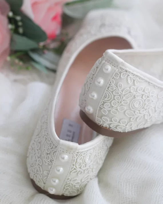 lace wedding flats for brides who don’t want heels