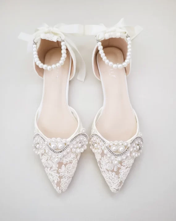 lace wedding flats for brides who don’t want heels