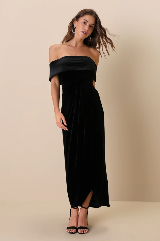 Black velvet bridesmaid dress for winter wedding