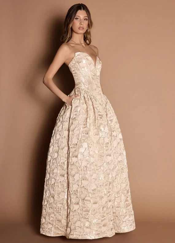 Vintage blush strapless sweetheart wedding dresses that are not white