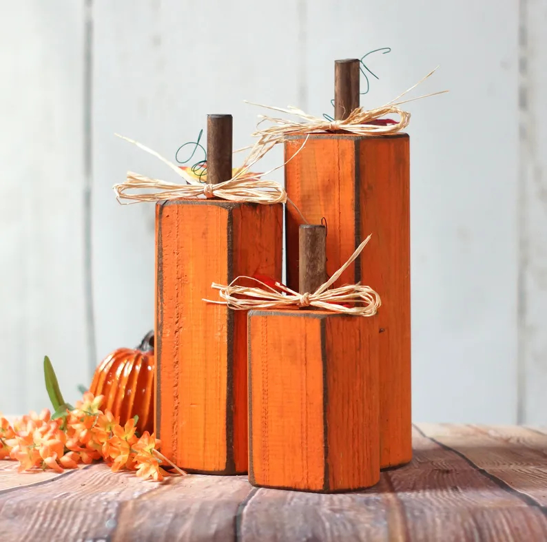 Pumpkin wedding centerpiece without flowers for a fall wedding table