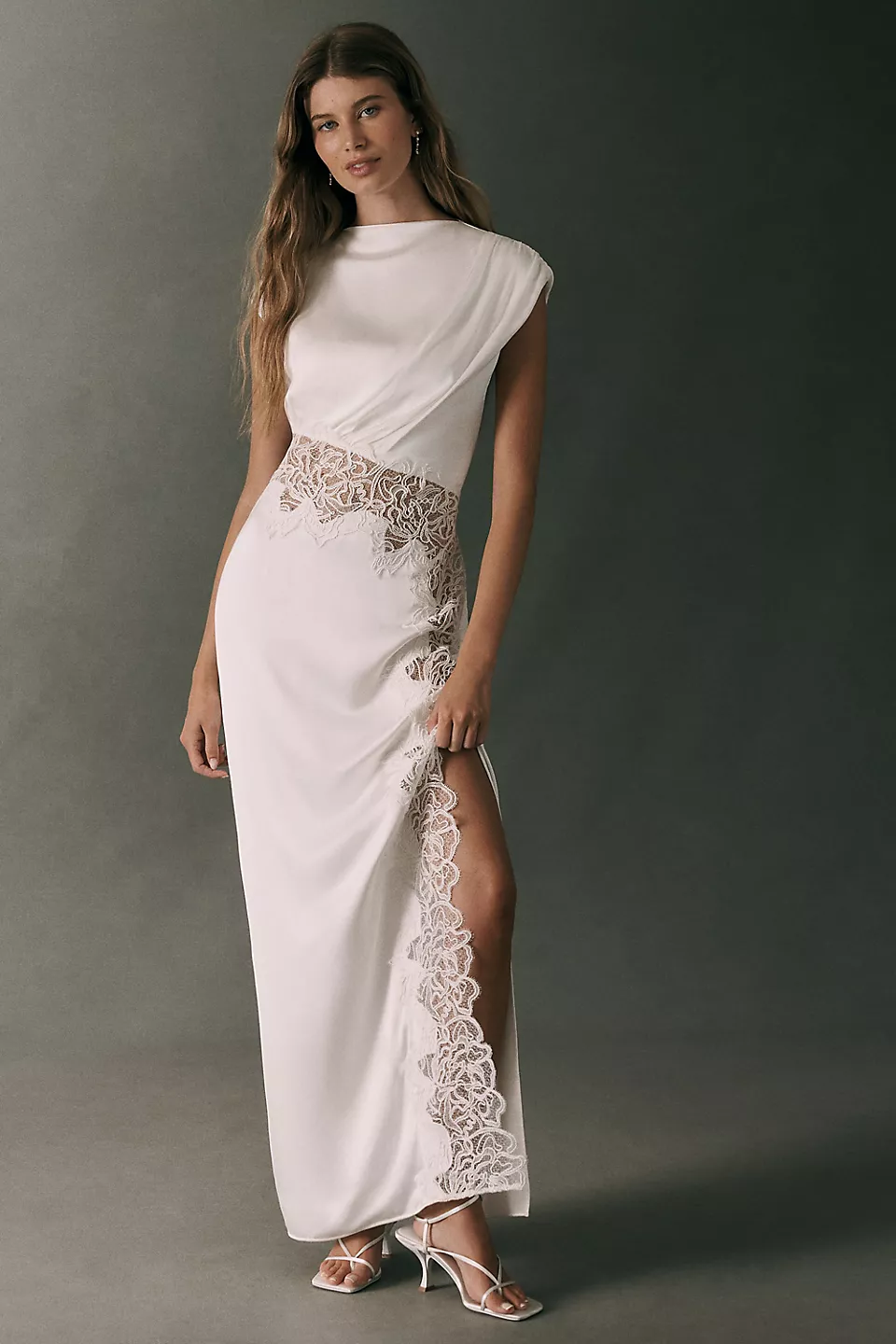 vintage-inspired wedding dress