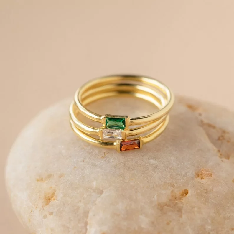 Caitlyn Minimalist birthstone baguette ring in gold