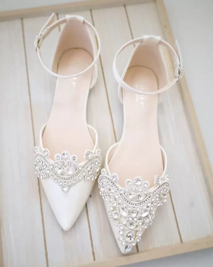 Embellished flat bridal shoes with pearls and crystals