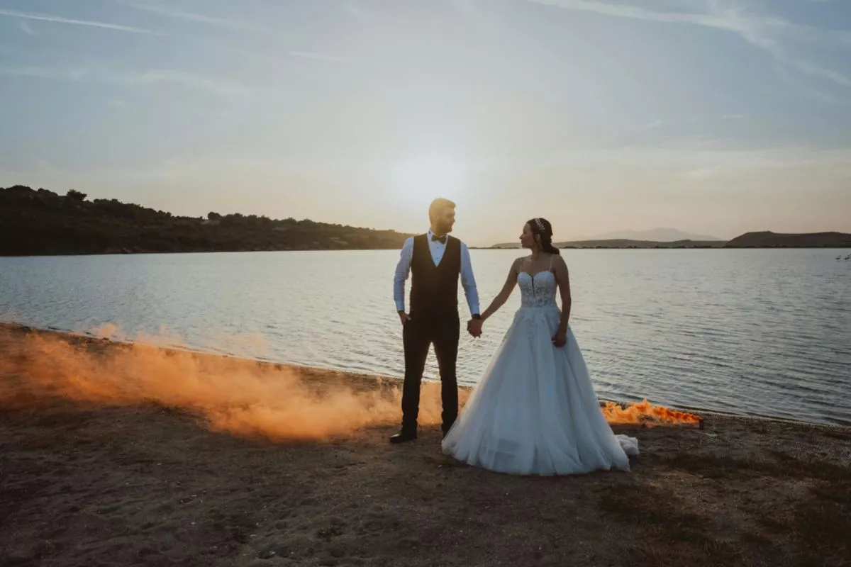 elopement vs traditional wedding