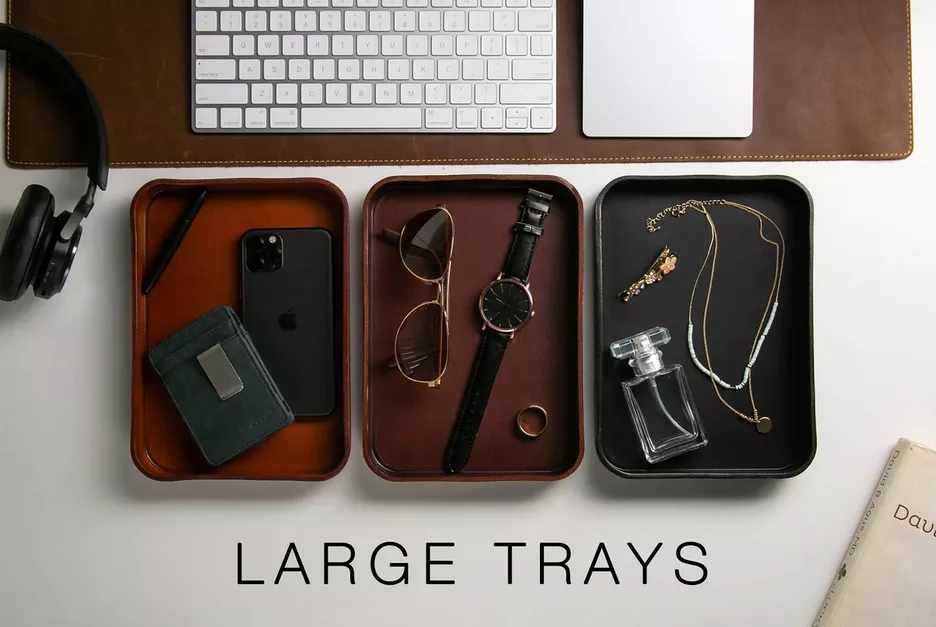 leather valet tray holding keys, wallet, watch, and coins for daily organization