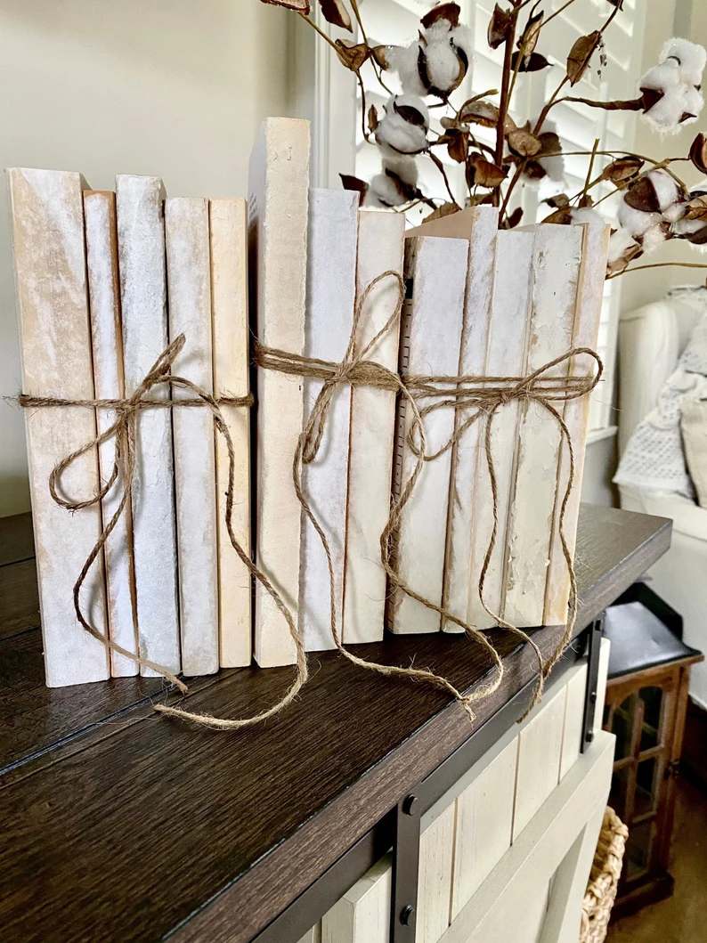 wedding centerpieces with book stacks
