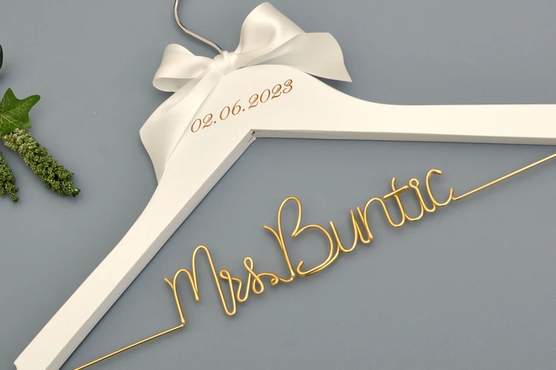 custom wedding dress hanger that won't damage dress