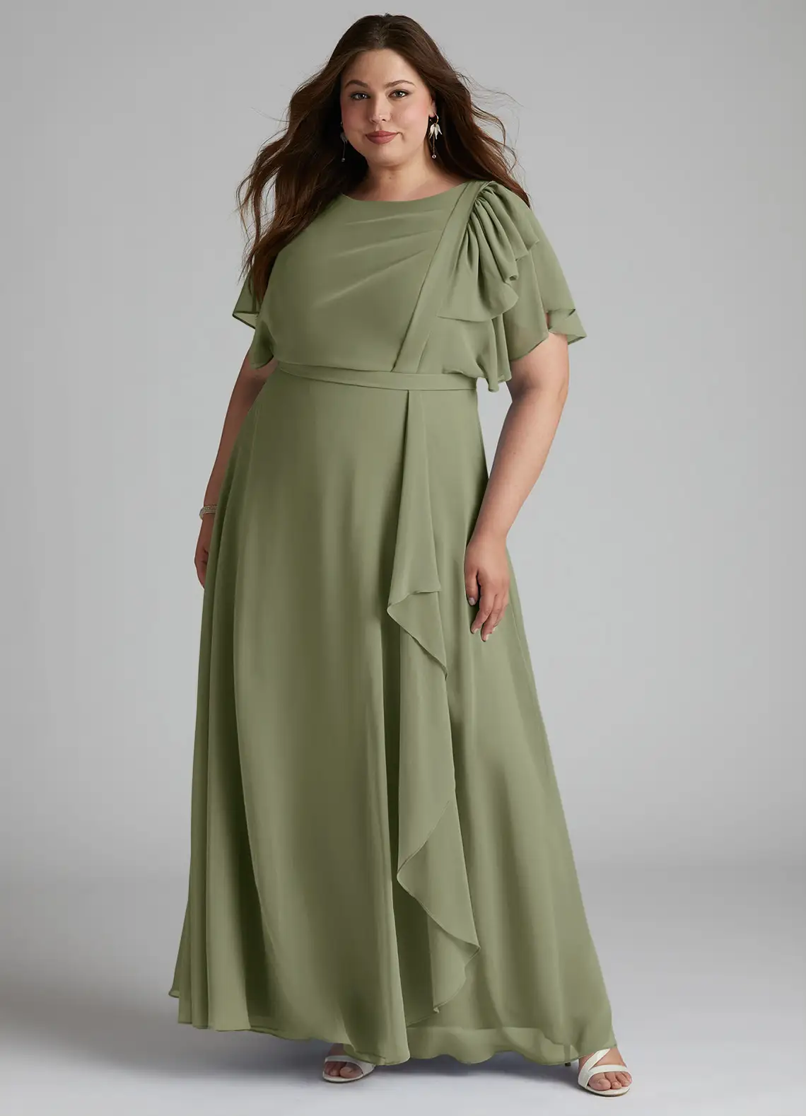 bridesmaid wearing modest bridesmaid dress from azazie