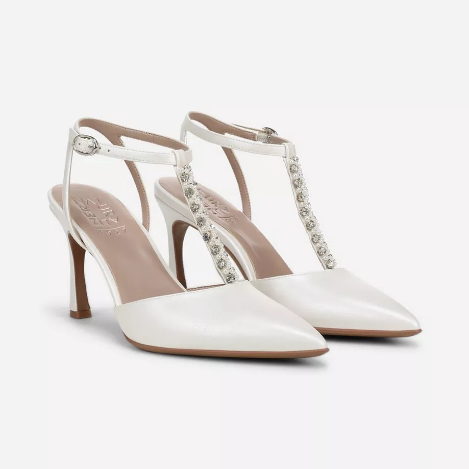wide wedding shoes with pointed toe and pearls
