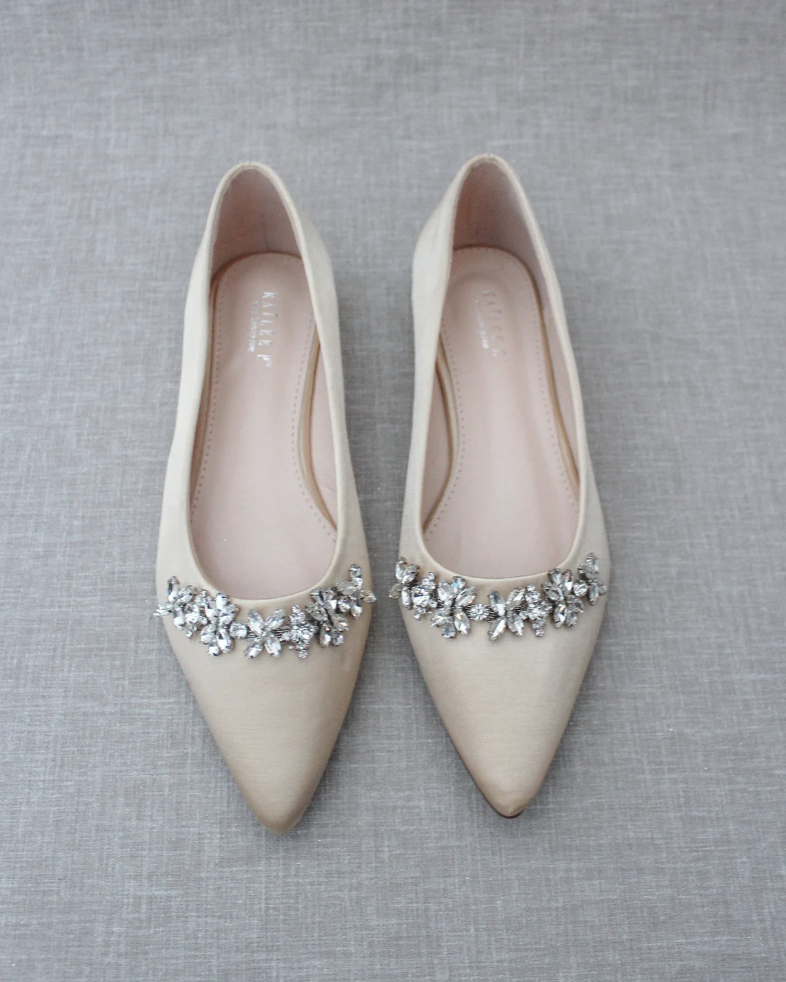 dressy mother of the bride shoes for outdoor wedding that won't sink into grass