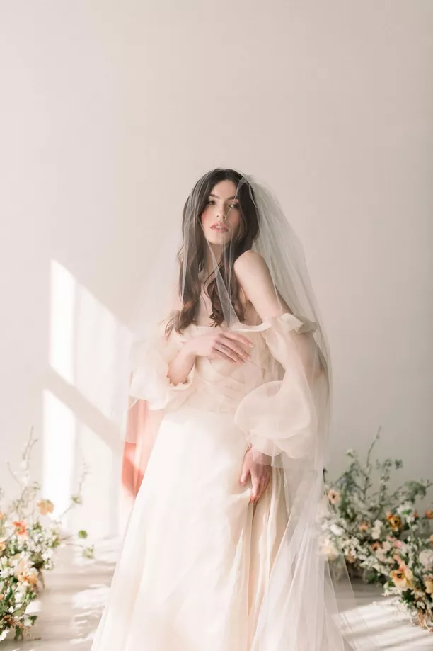 detachable blusher veil that covers face