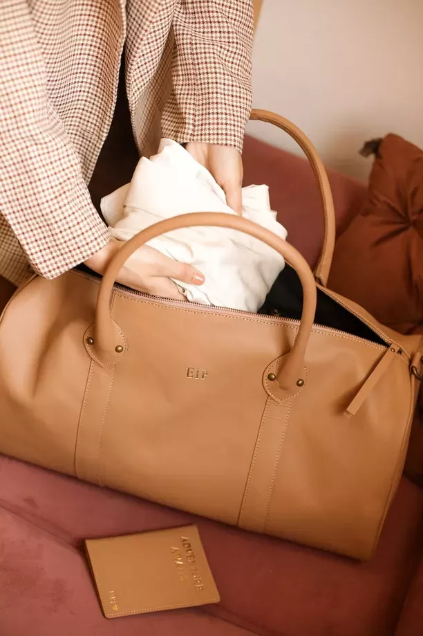 leather weekender bag for elevated bridesmaid gift
