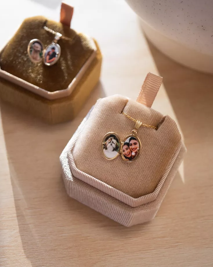 luxury locket necklace with photos inside for bridesmaid gift