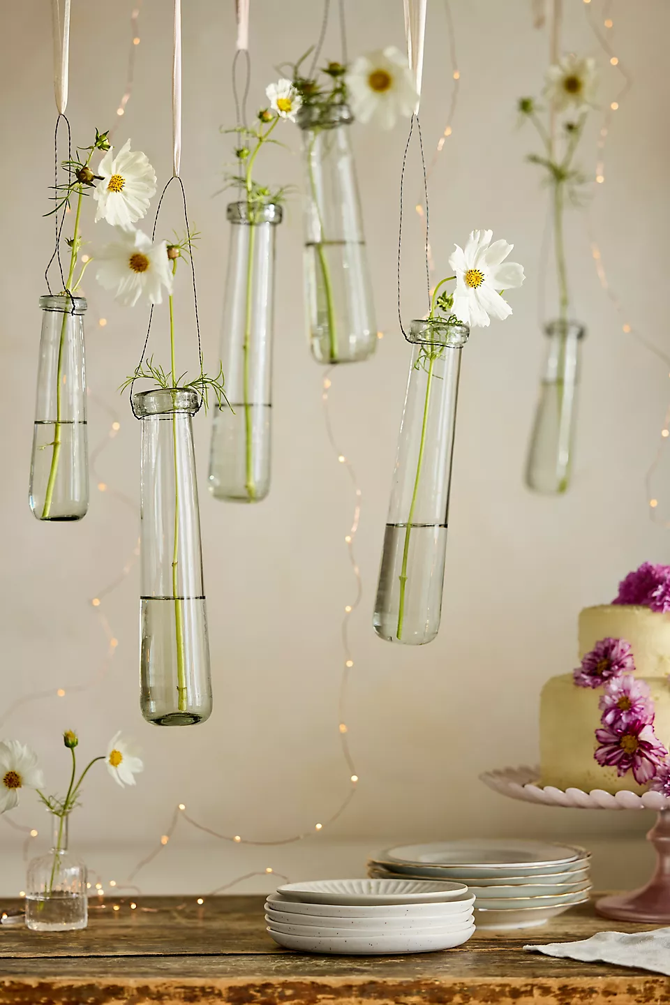 hanging bud vases for interesting wedding reception decor