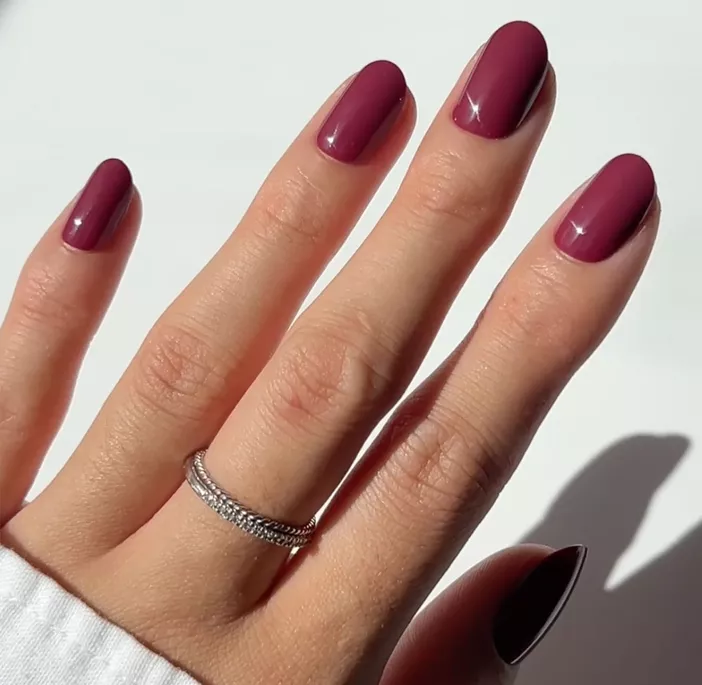 berry wedding nails