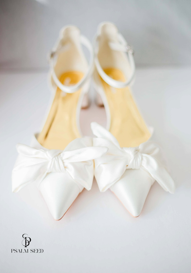 Satin wedding heels with bow