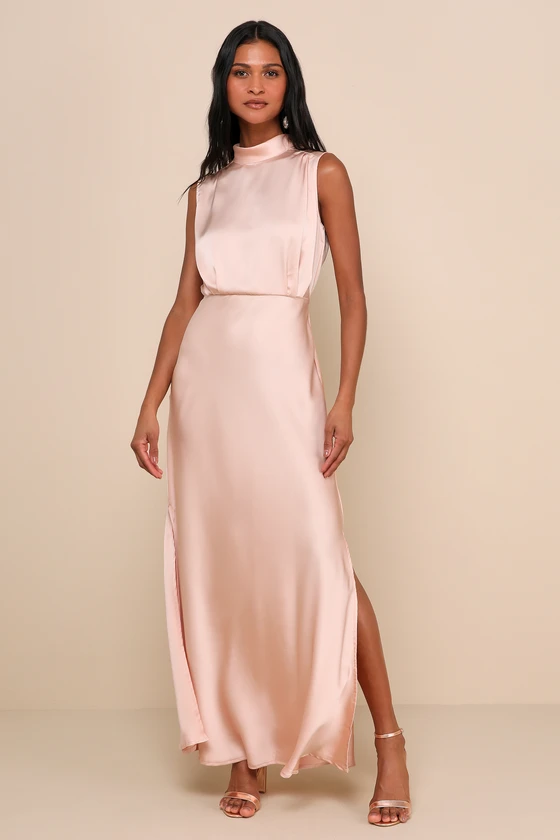 Pink Lulus dress for a wedding guest