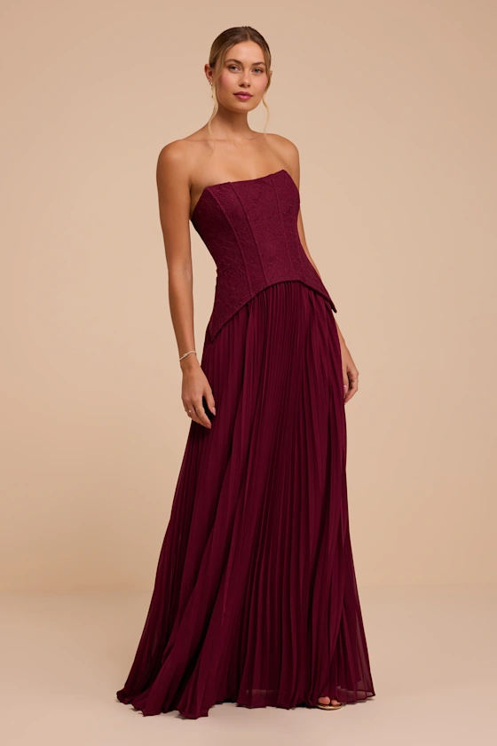 Red pleated Lulus maxi dress for a wedding guest