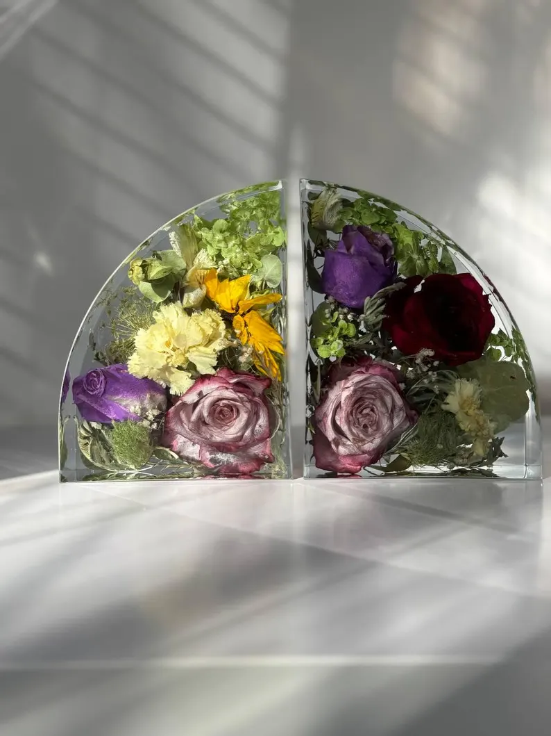 Preserved flowers inside resin bookends