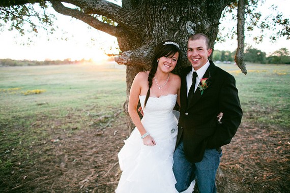 8 Secrets to a Stress Free Wedding Day (photo: justin battenfield) - via EmmalineBride.com