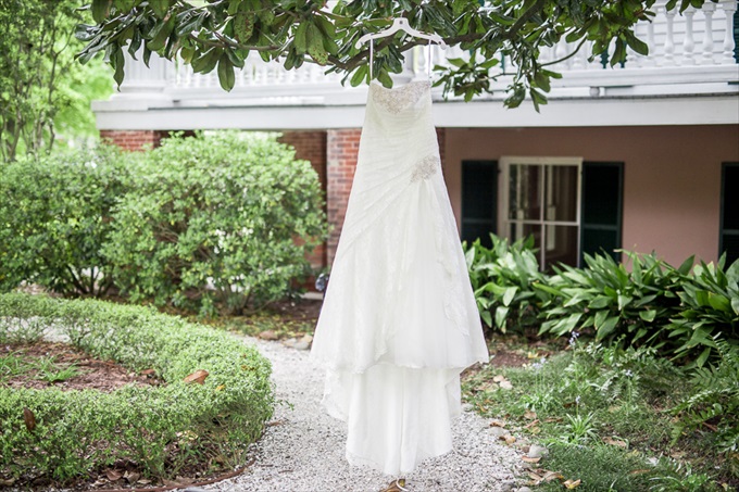 The Bride' Gown | Chris Lang Photography | Real Weddings Bellamy Mansion
