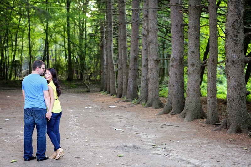 engagement session stony creek metropark - photo by The Camera Chick - http://wp.me/p1g0if-wY4