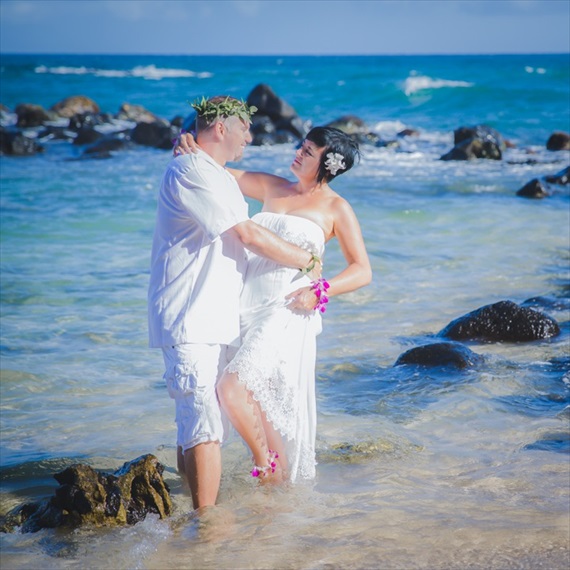 Maui-beach-wedding-ardolino-photography-emmaline-bride-18