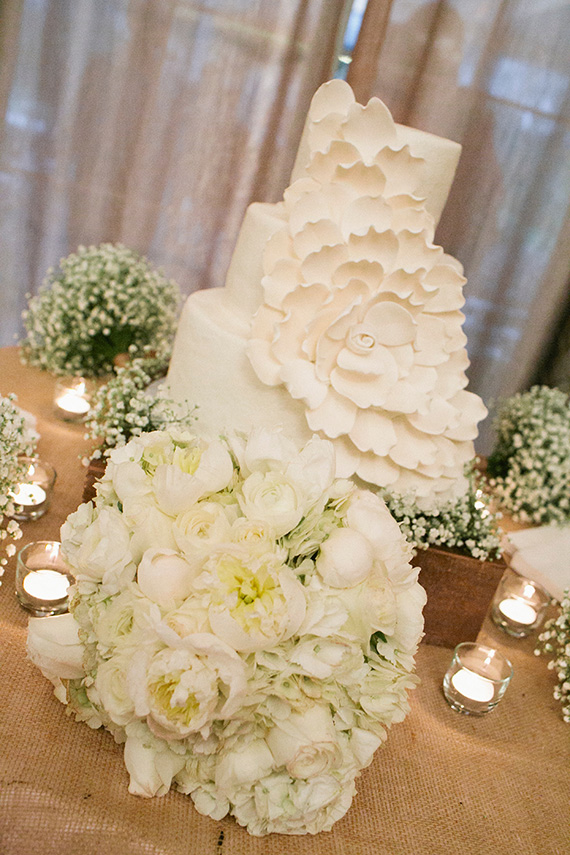 Tate Tullier Photography - Gatehouse wedding - wedding-cake-on-table-with-burlap-and-baby's-breath