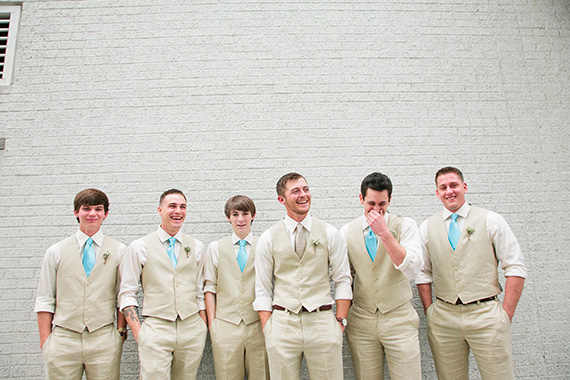 Tate Tullier Photography - Baton Rouge Wedding - groom-with-groomsmen-laughing