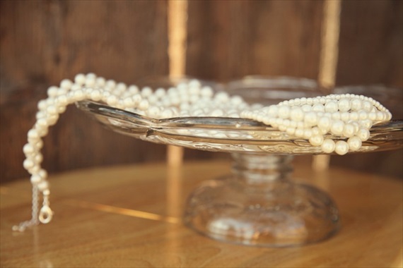 Drozian Photoworks - bride's pearl necklace