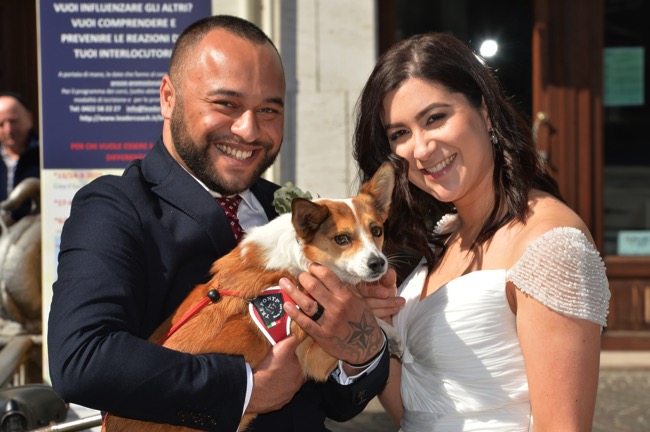 bride and groom with dog | Planner: Venice Events | via https://emmalinebride.com/real-weddings/spring-wedding-in-italy-andre-shona/