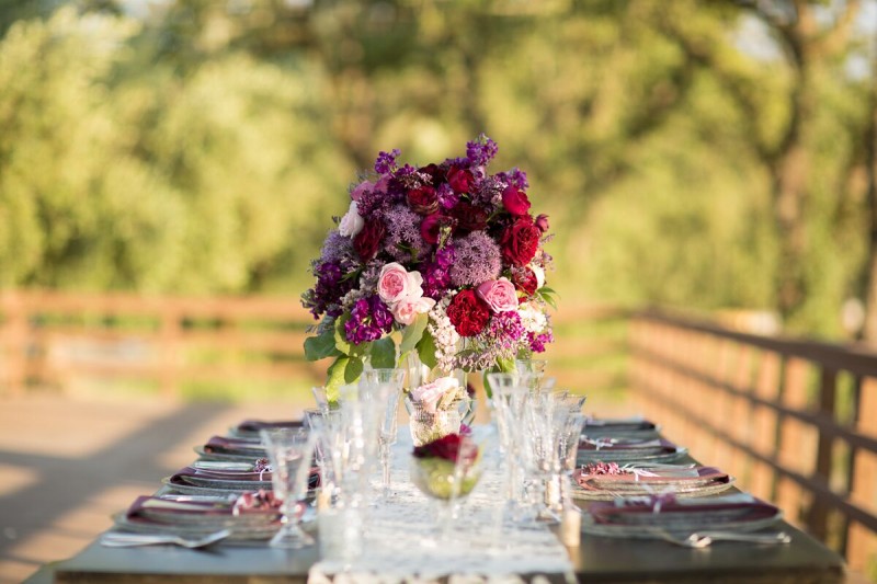 Winery Styled Wedding Shoot - Flower Centerpiece (photo: olivia smartt) https://emmalinebride.com/themes/winery-style-wedding/