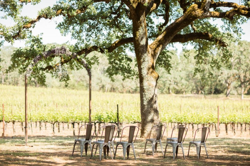 Winery Style Wedding Shoot - Wedding Winery Ceremony (photo: olivia smartt) https://emmalinebride.com/themes/winery-style-wedding/