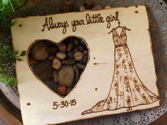 Cute photo frames for parents of the bride! | by Prince Whitaker | https://emmalinebride.com/gifts/photo-frames-for-parents-of-the-bride/