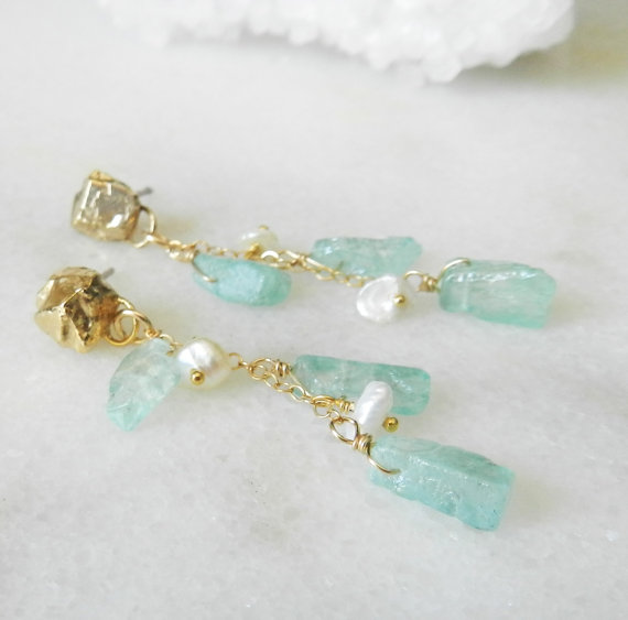 These aquamarine and pearl earrings are handmade and oh-so-lovely! | via Best Aquamarine Jewelry Finds on Etsy - https://emmalinebride.com/bride/best-aquamarine-jewelry/