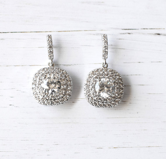 Art deco crystal drop earrings | vintage bridal earrings | https://emmalinebride.com/bride/vintage-inspired-bridal-earrings