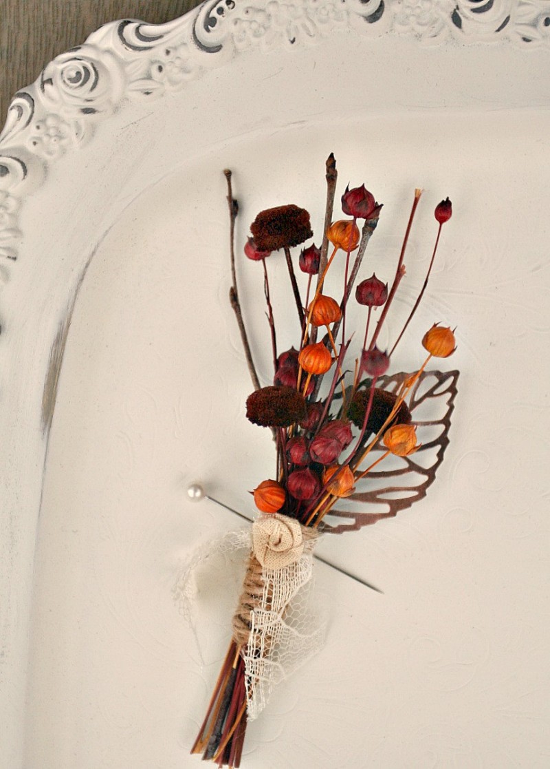 autumn pod boutonniere by The Sunny Bee | boutonnieres fall weddings