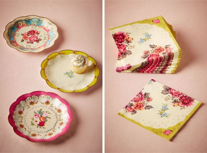 In love with these vintage inspired paper plates and matching napkins.  It's the look of old china without the price tag! | via BHLDN Decor Ideas | https://emmalinebride.com/vintage/bhldn-decor-ideas-weddings/