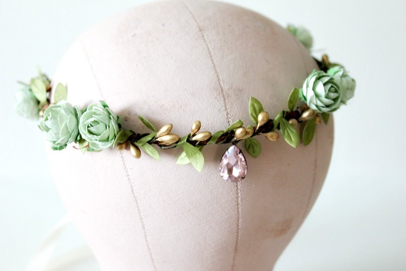 mint - spring wedding crowns | via https://emmalinebride.com/bride/spring-wedding-crowns/