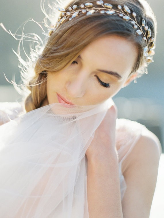 This rhinestone wedding crown is made with crystal and gold rhinestones and blush colored freshwater pearls. By Melinda Rose Design | http://emmalinebride.com/bride/rhinestone-wedding-crown/