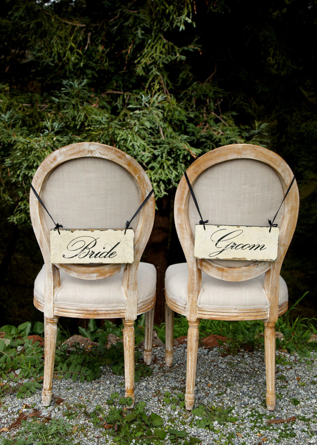 bride groom vintage wedding chair signs | via bride and groom chair signs https://emmalinebride.com/decor/bride-and-groom-chairs/