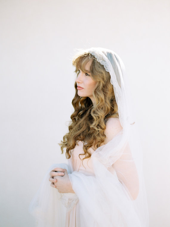 beautiful cathedral length veil weddings by SIBO Designs, photo: Brumley & Wells | https://emmalinebride.com/traditional/cathedral-length-veil-weddings/