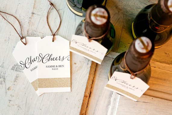 handmade wedding favor tags | via http://emmalinebride.com/favors/handmade-wedding-favor-tags/