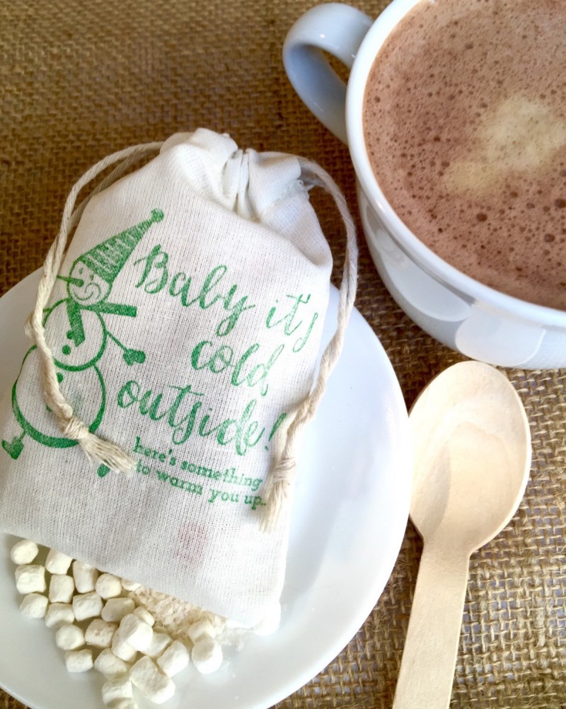 Hot Chocolate Favors Weddings - Apropos Roasters | https://emmalinebride.com/favors/hot-chocolate-favors-weddings/