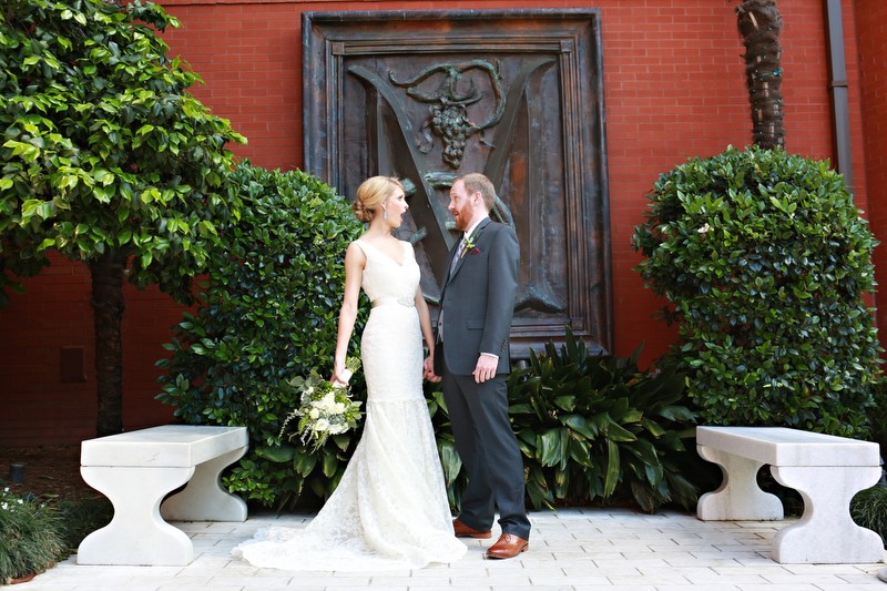 The bride and groom | Photographer: Melissa Prosser Photography | via https://emmalinebride.com/real-weddings/colleen-ryans-lovely-savannah-wedding-at-the-mansion-on-forsyth-park