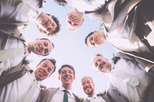 Great circle shot of the groomsmen | Photo: Searching for the Light Photography LLC | via https://emmalinebride.com/real-weddings/colorado-chic-wedding-kendall-brian/