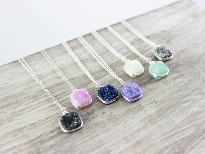 colorful druzy necklaces | https://emmalinebride.com/bridesmaid/colorful-druzy-necklaces/ 